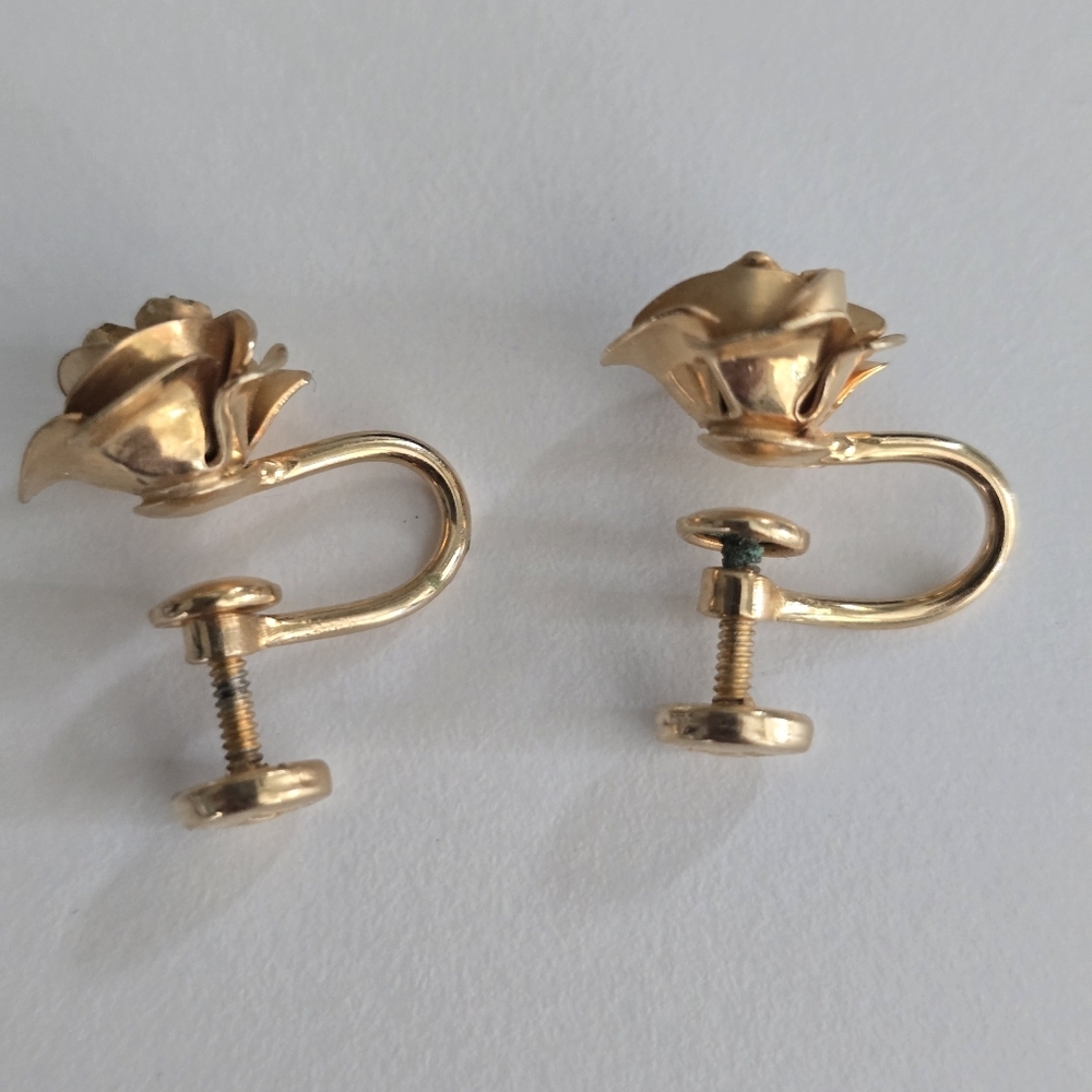 Vintage Gold Tone Rose Screw Back Earrings Floral Non Pierced - Picture 5 of 5